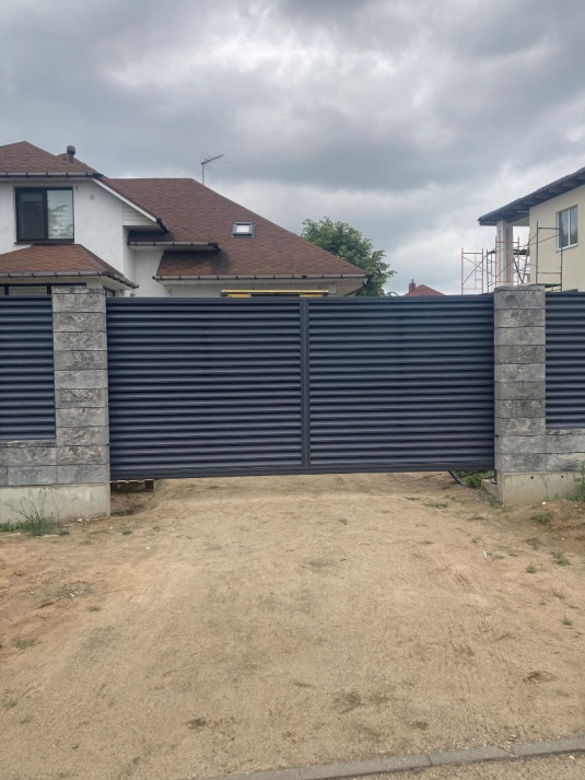 Забор из блоков FaBrick 500x200 в цвете 