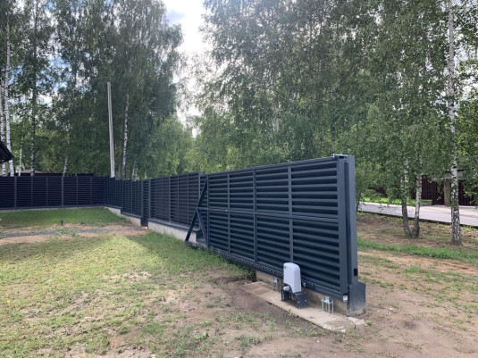 Забор из металлических Жалюзи в цвете 7024 в аг. Колодищи - фото 8
